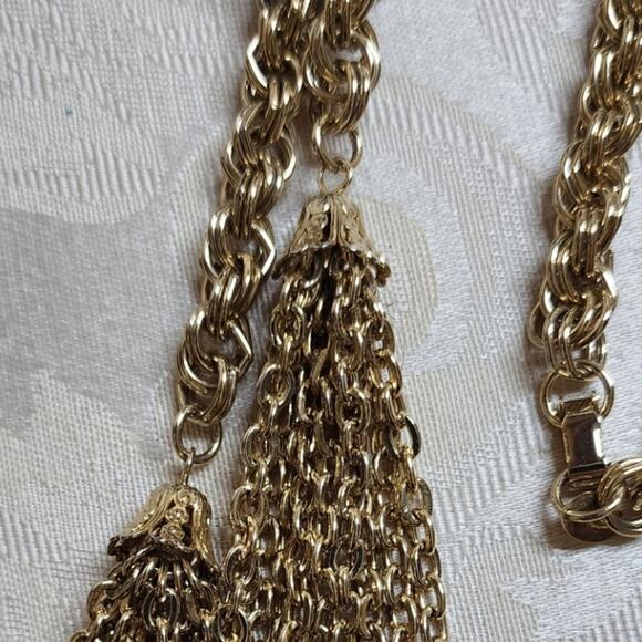 Vintage 80s Luxurious Gold Tassel Necklace with Intricate Chain - Picture 9 of 11